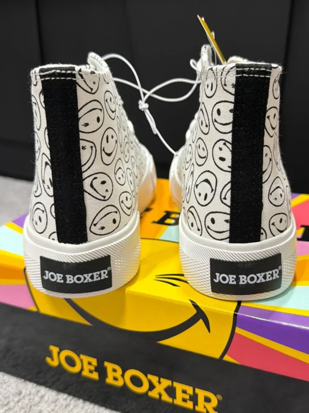 Joe Boxer Smiley Face Kid's Size 1 High Top Canvas Sneakers White